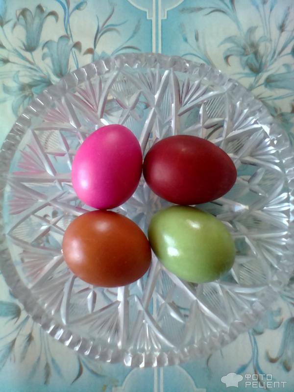 Яйцо крашеное магазинным красителем