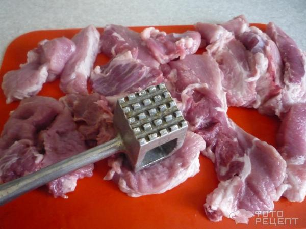 Рецепт: Мясо по-купечески с грибами - безумно нежное и сочное блюдо