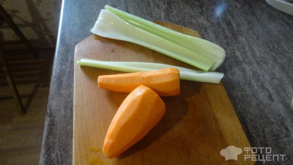 Салат из моркови и сельдерея фото