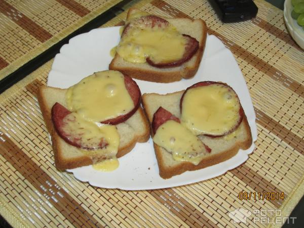 Теплый бутерброд Для завтрака фото