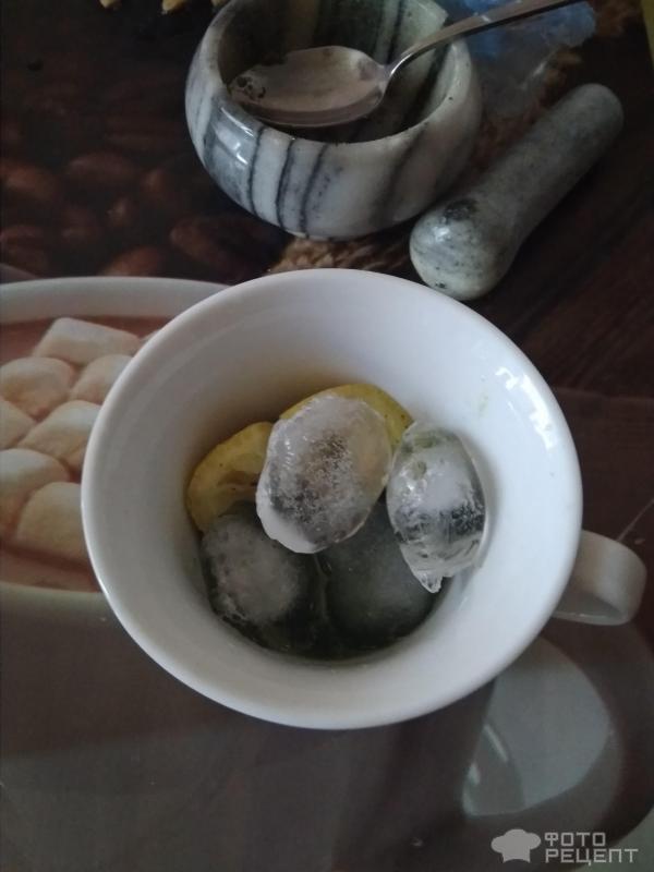 Напиток а-ля Мохито с лимоном и вишней фото