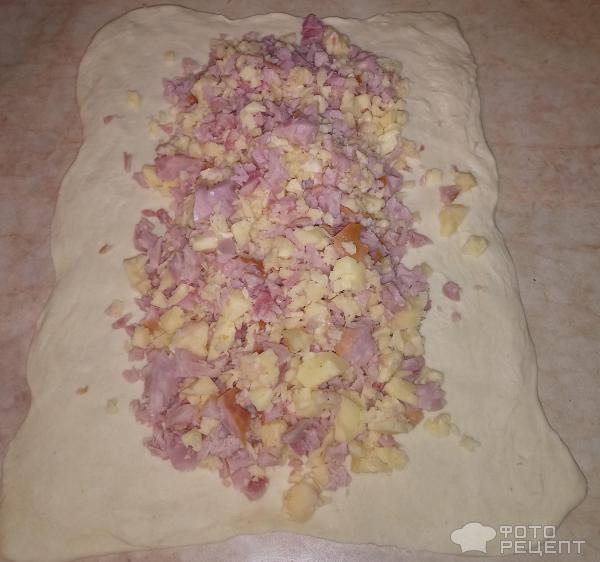 Рулет из слоеного теста фото