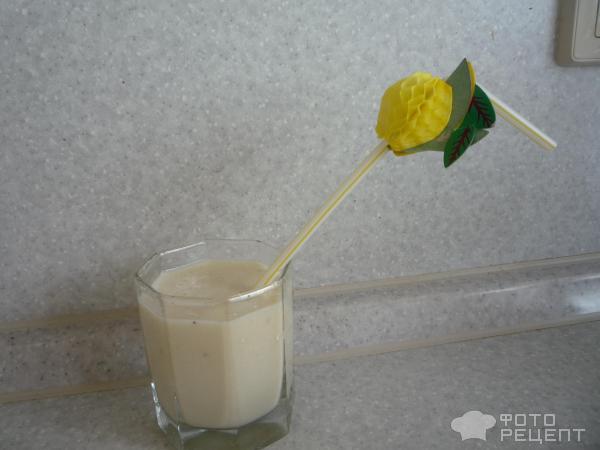 Банановый молочный коктейль фото