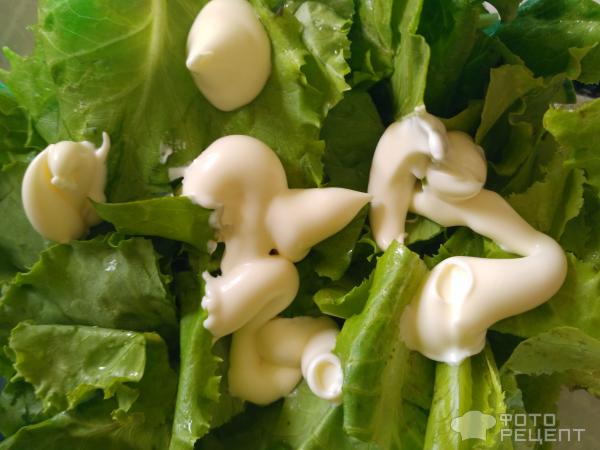 Овощной салат с сырными шариками фото