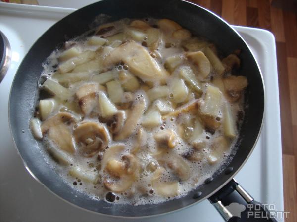 Картошка с грибами под соусом фото
