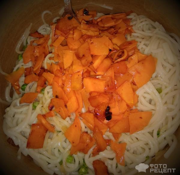 Рисовая лапша с овощами по-китайски