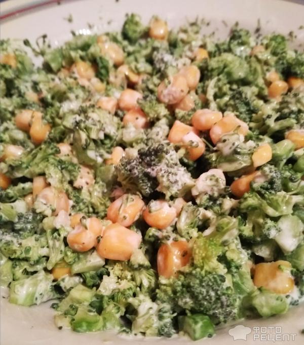 Салат из свежей брокколи фото