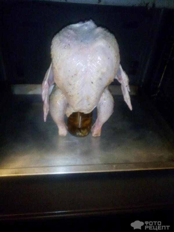 Курица запеченная на пивной банке фото