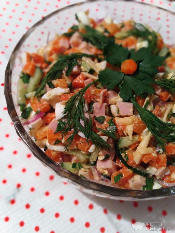 салат рыжик с морковью и сыром и чесноком и яйцом рецепт с фото пошагово | Дзен