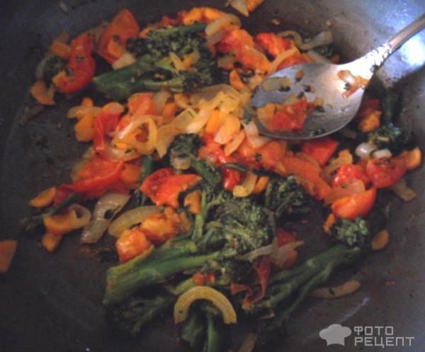 Каша гречневая с овощами и брокколи фото