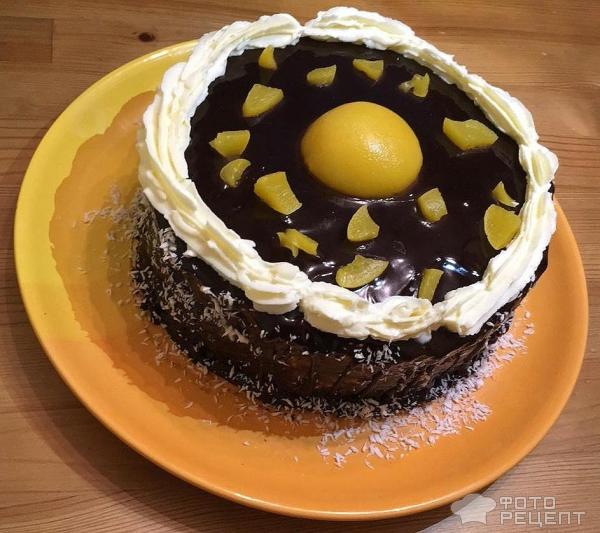 Торт с творожным кремом и фруктами фото