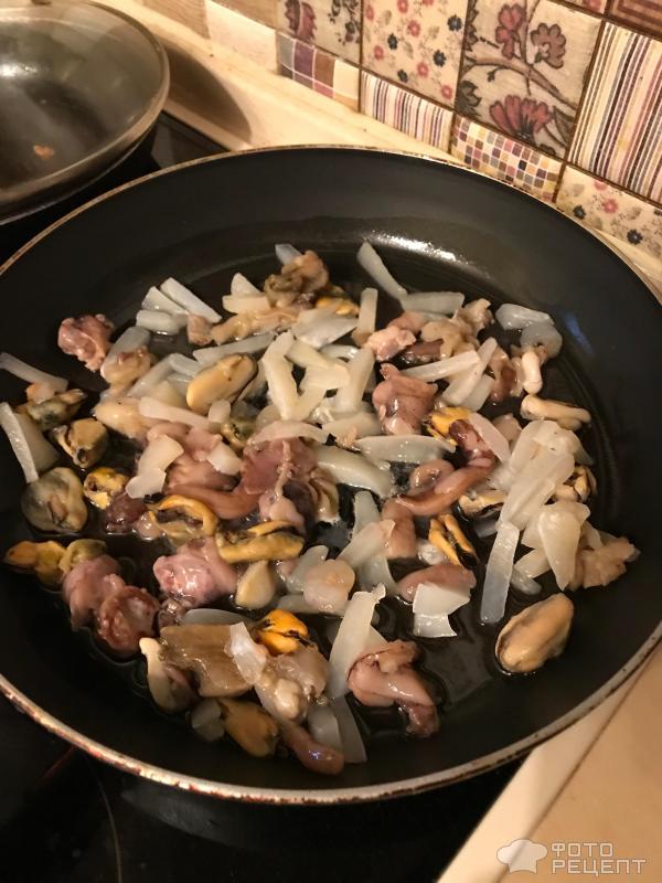 Паста с морепродуктами в сливочном соусе фото