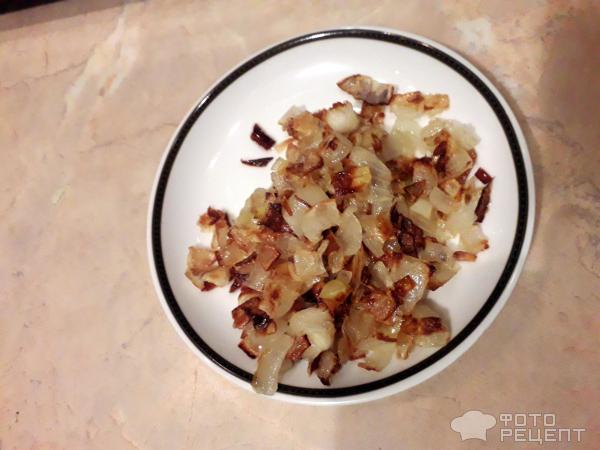 Слоеный салат из курицы с грибами и грецкими орехами фото