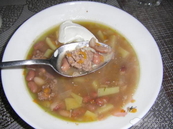 Суп из фасоли с фрикадельками