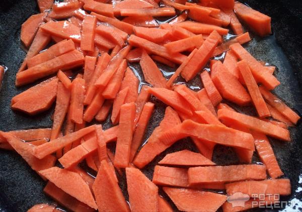 Брокколи на сковороде с грибами и морковью фото