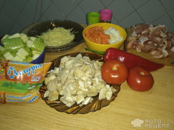 Свинина с овощами и грибами в духовке фото