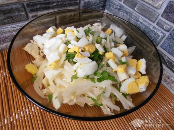 Салат из пекинской капусты со сметаной