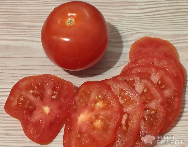 помидоры нарезать кружками