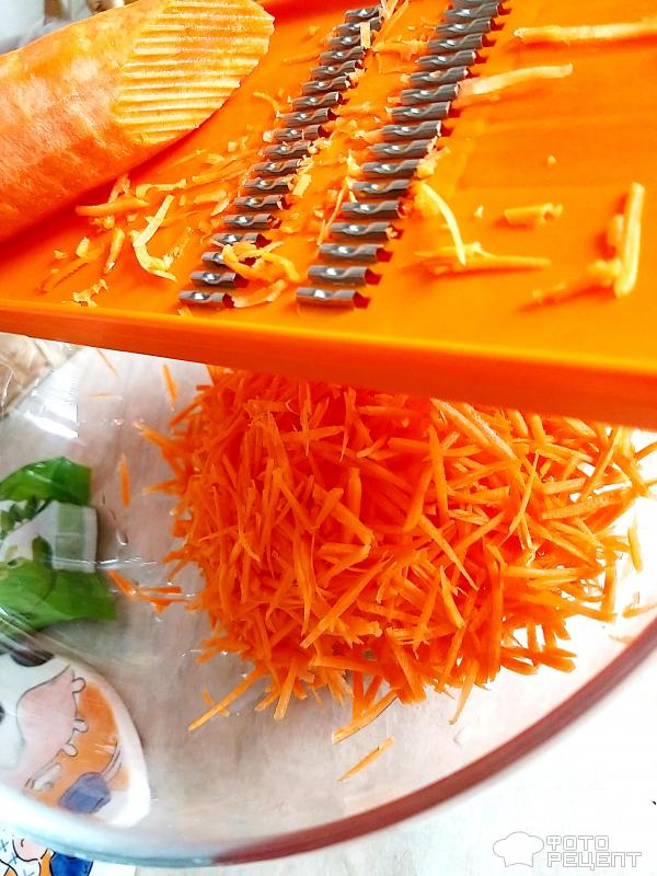 Рулетики с морковью и зеленой редькой фото