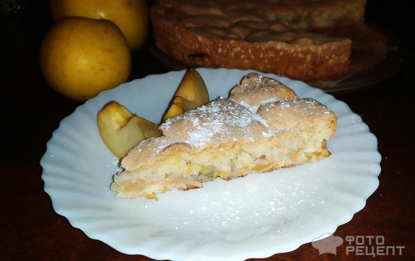 Пирог с яблоками и бананом фото