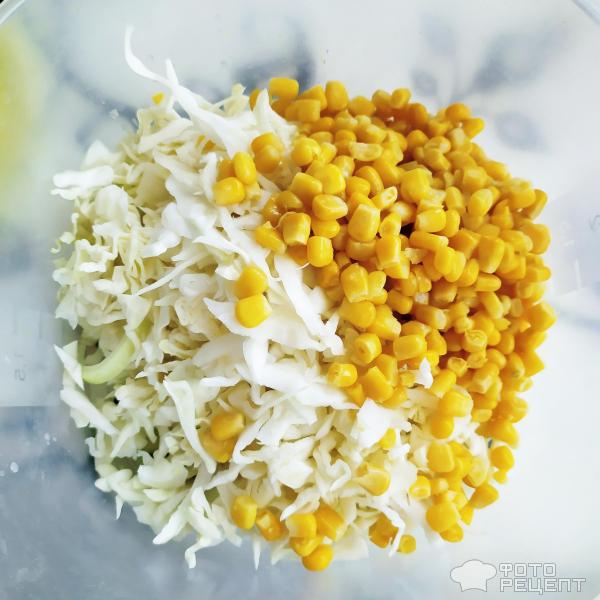 Быстрый салат с кукурузой фото