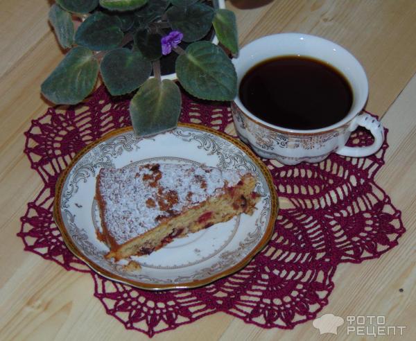 Пирог с вишней и грецкими орехами фото