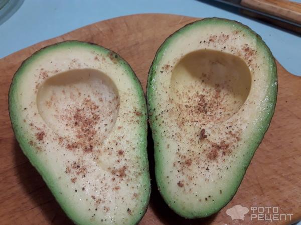 Глазунья в авокадо фото