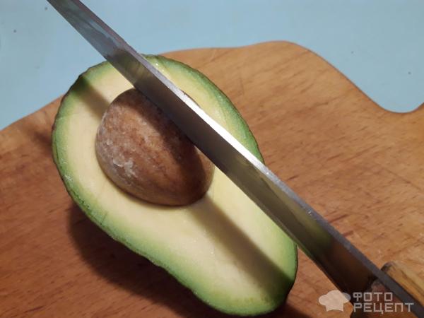 Глазунья в авокадо фото