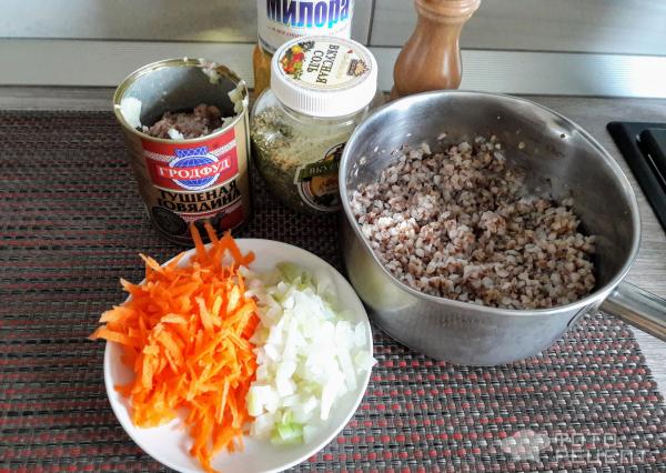 Как приготовить гречку с луком и морковью в сковороде