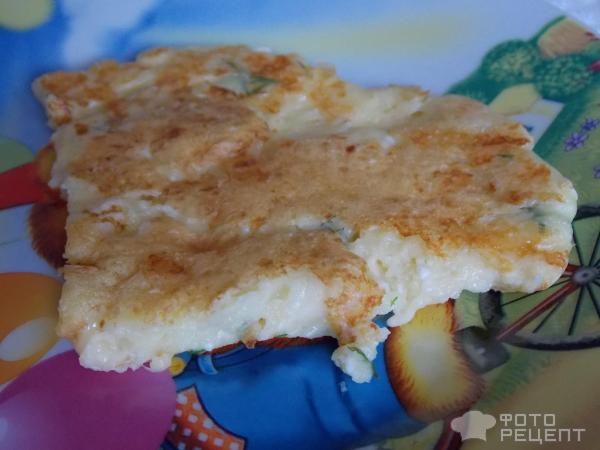 Лепешки с сыром, творогом и зеленью на сковороде