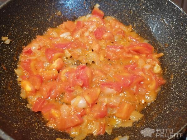 Суп с мидиями, шпинатом и помидорами фото