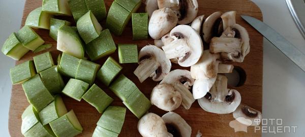 Овощи с грибами в фольге в духовке с травами и чесноком