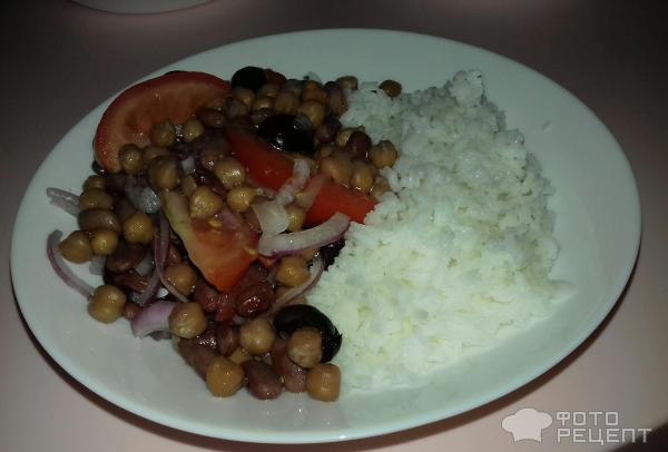 Салат с нутом и помидорами фото