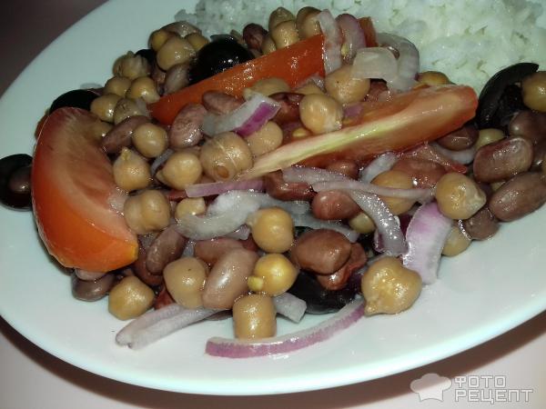 Салат с нутом и помидорами фото