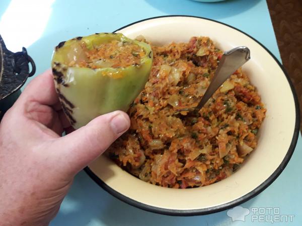 Перец, фаршированный овощами фото