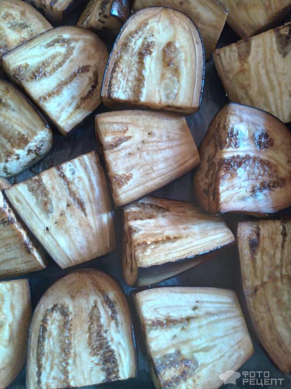 Баклажаны печеные с петрушкой, чесноком и базиликом на зиму фото