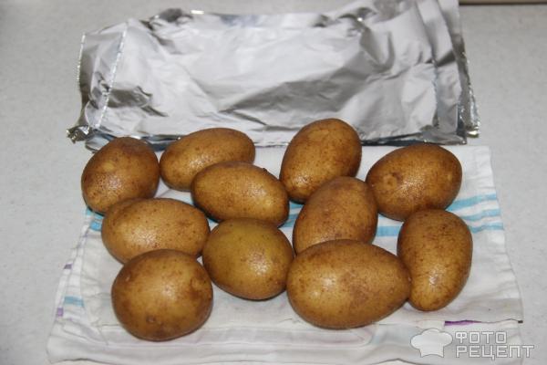 Постный картофель запеченный в фольге фото