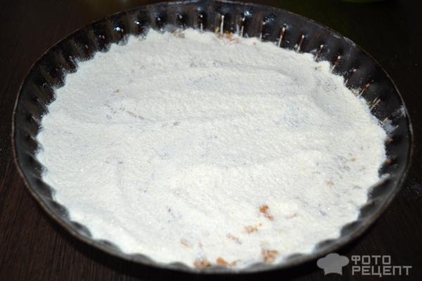 Болгарский яблочный пирог из насыпного теста с манкой фото