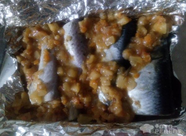 Рыба, запеченная в фольге с тушеными овощами фото
