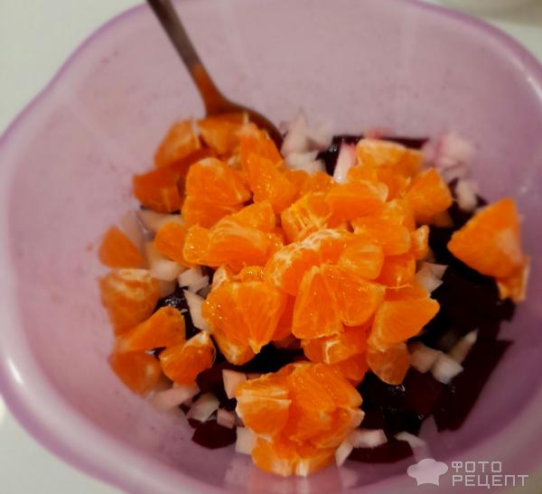 Салат из свеклы с апельсинами и грецким орехом фото