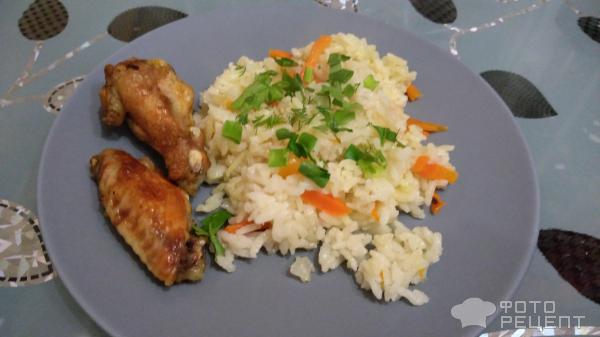 Куриные крылышки с рисом в духовке фото