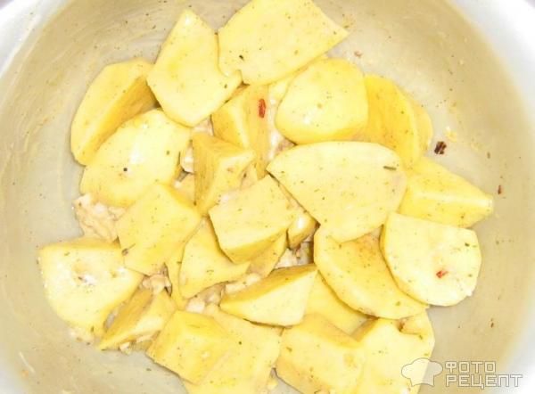 Картофель и тефтели тушеные в духовке фото