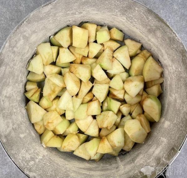 Пирог Шарлотка с яблоками фото