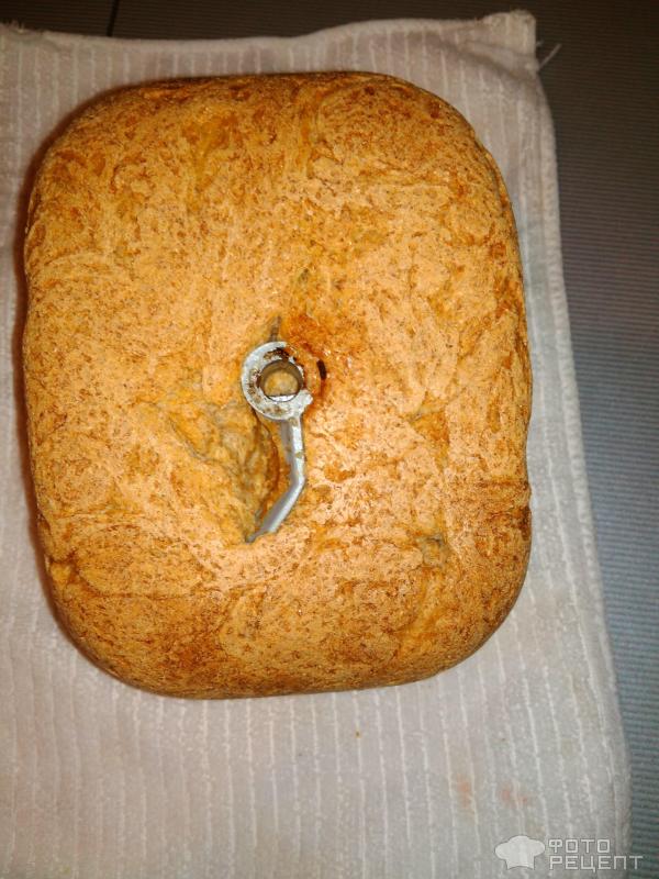 Хлеб из цельносмолотой пшеничной муки в хлебопечке фото