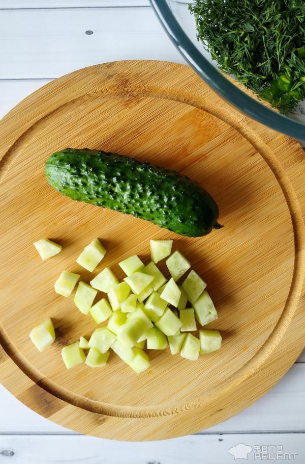 Салат из весенних овощей фото