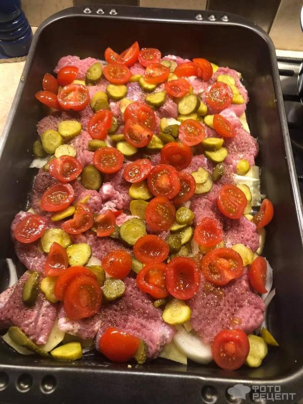 Стейки из свинины с сыром и помидорами в духовке - пошаговый рецепт с фото на webmaster-korolev.ru