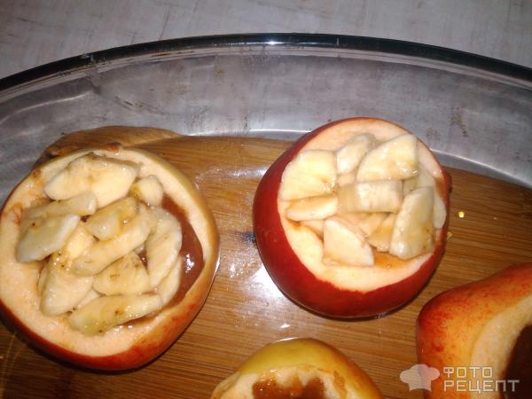 Запеченное яблоко с ванильным медом фото