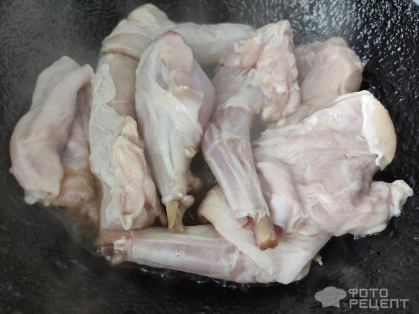 Рецепт: Кролик запеченый в духовке - с зотистой корочкой и нежным мясом