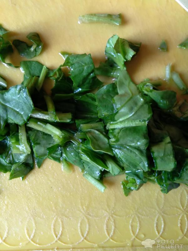 Салат из черемши, шпината и мидий, постный фото