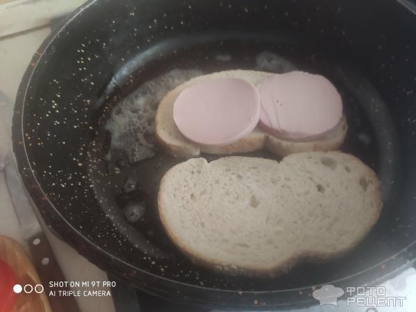 Горячие бутерброды на сковородке фото